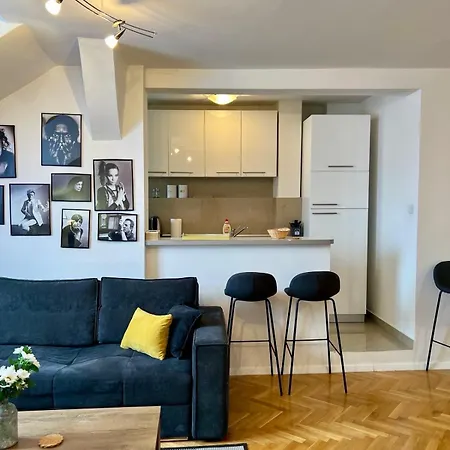 Modern Loft In The Heart Of City
